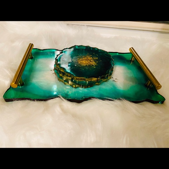 Handmade Green Resin Tray With Handles And Coasters - Picture 6 of 13